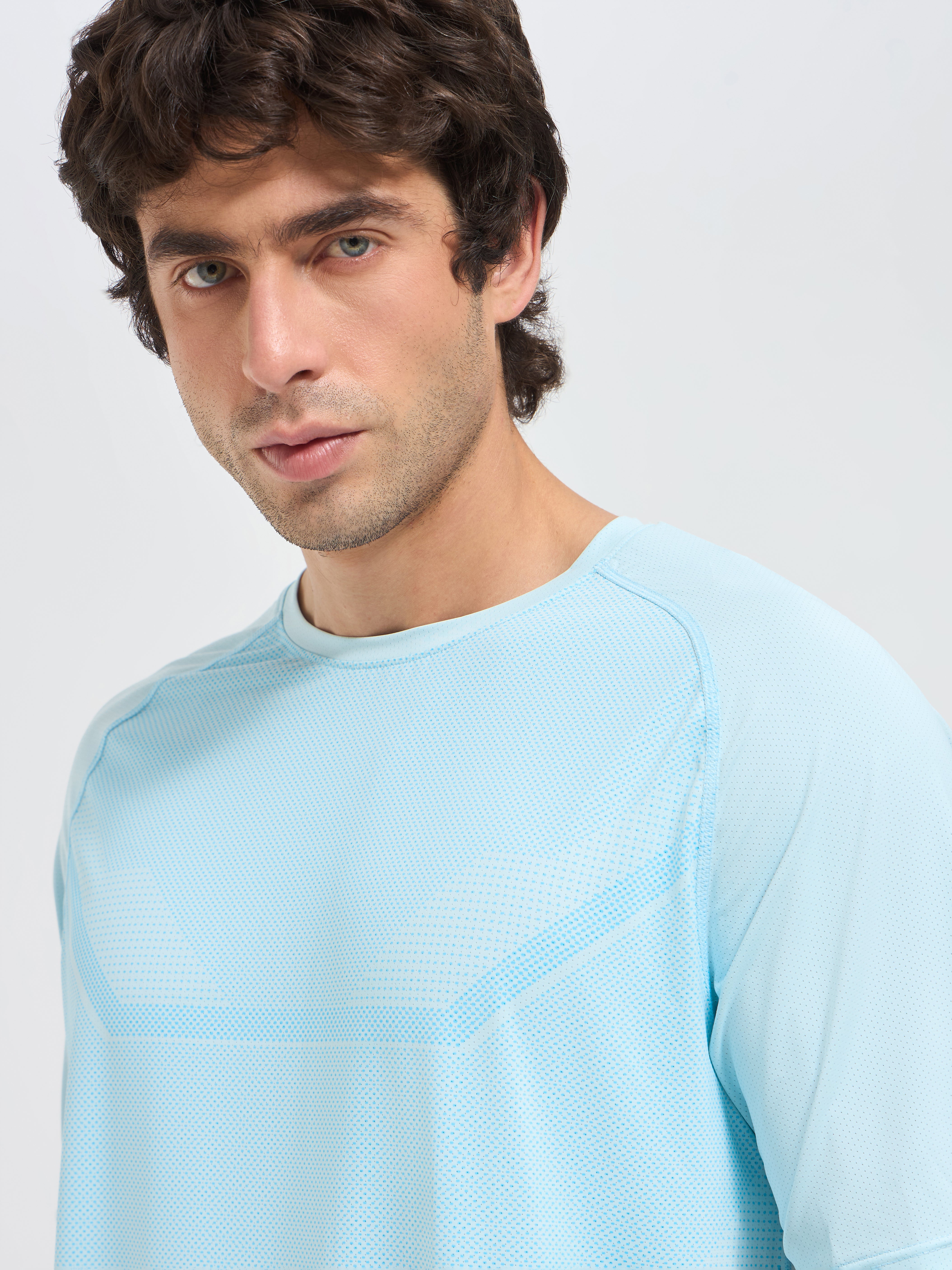 PaceMesh Premium Gym T-Shirt for Men – Breathable Luxury Workout Wear