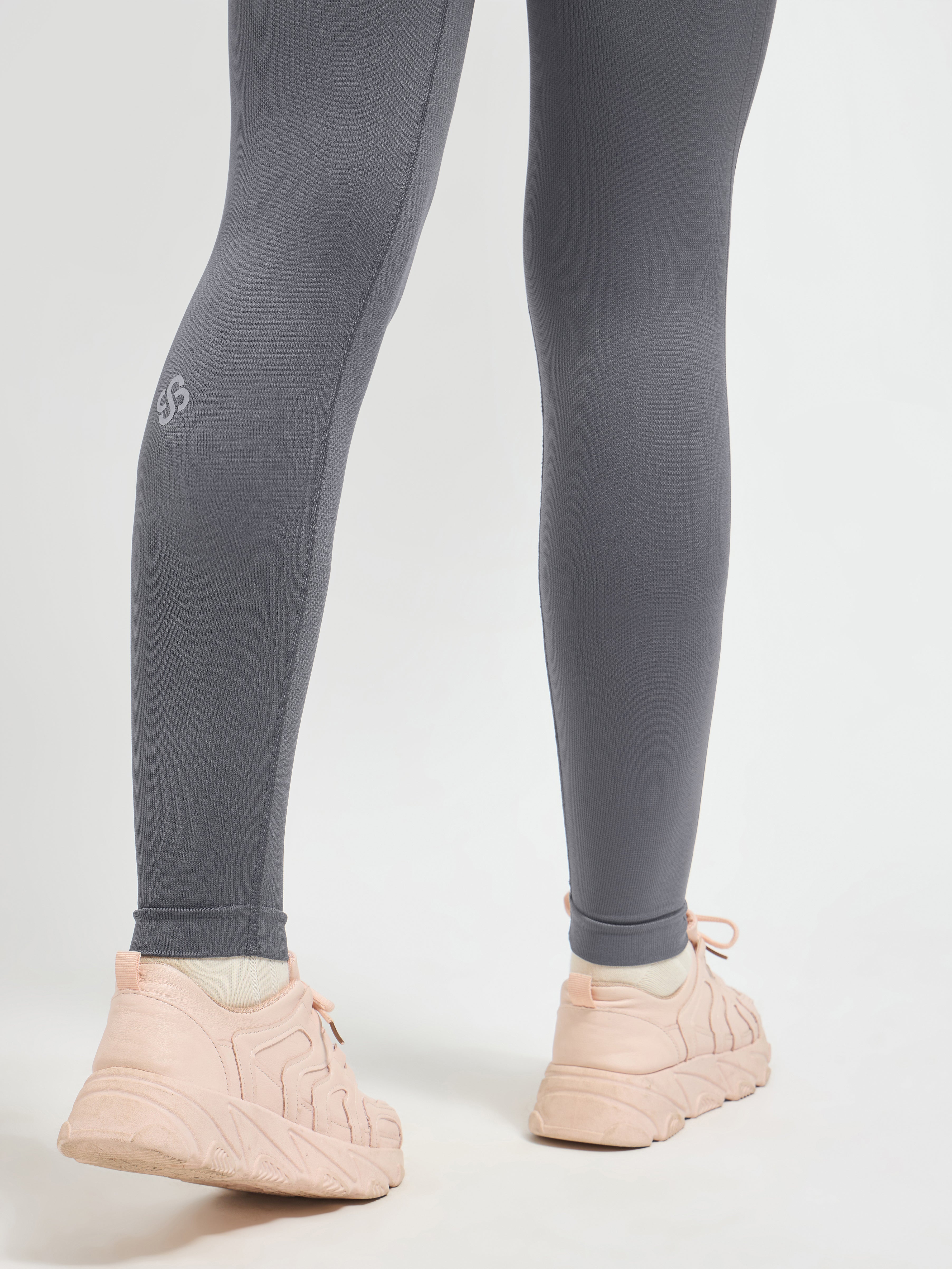 Seamless Over-Bump Maternity Leggings – Luxury Activewear for Women