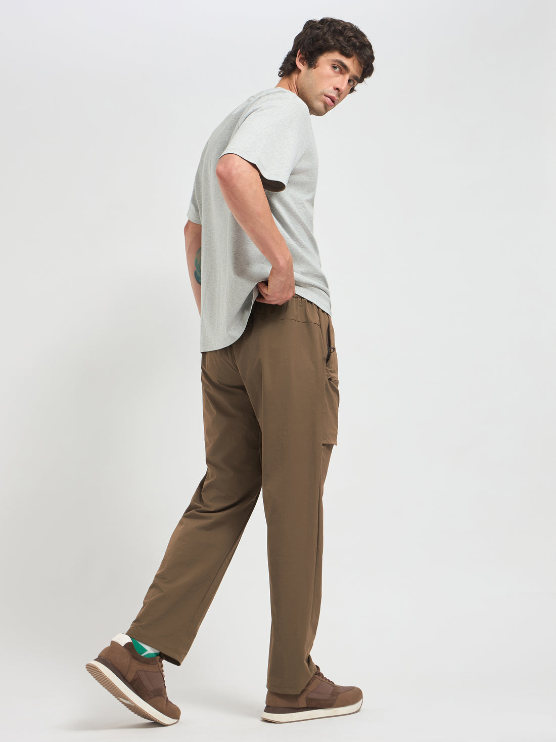 Men’s Water-Resistant Buckle Straight Pants – Adjustable Waist Techwear for Travel & Outdoor Use