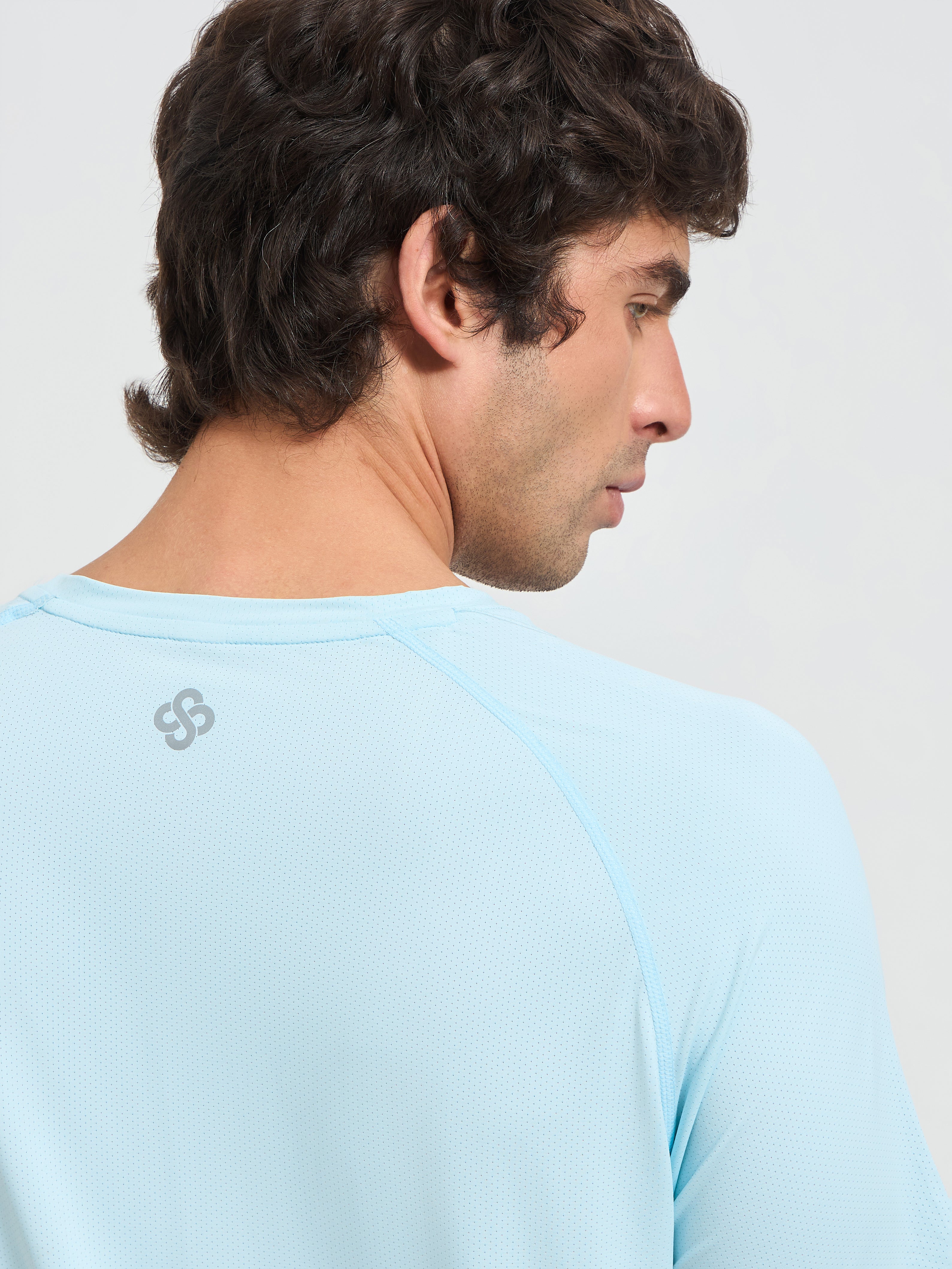 PaceMesh Premium Gym T-Shirt for Men – Breathable Luxury Workout Wear