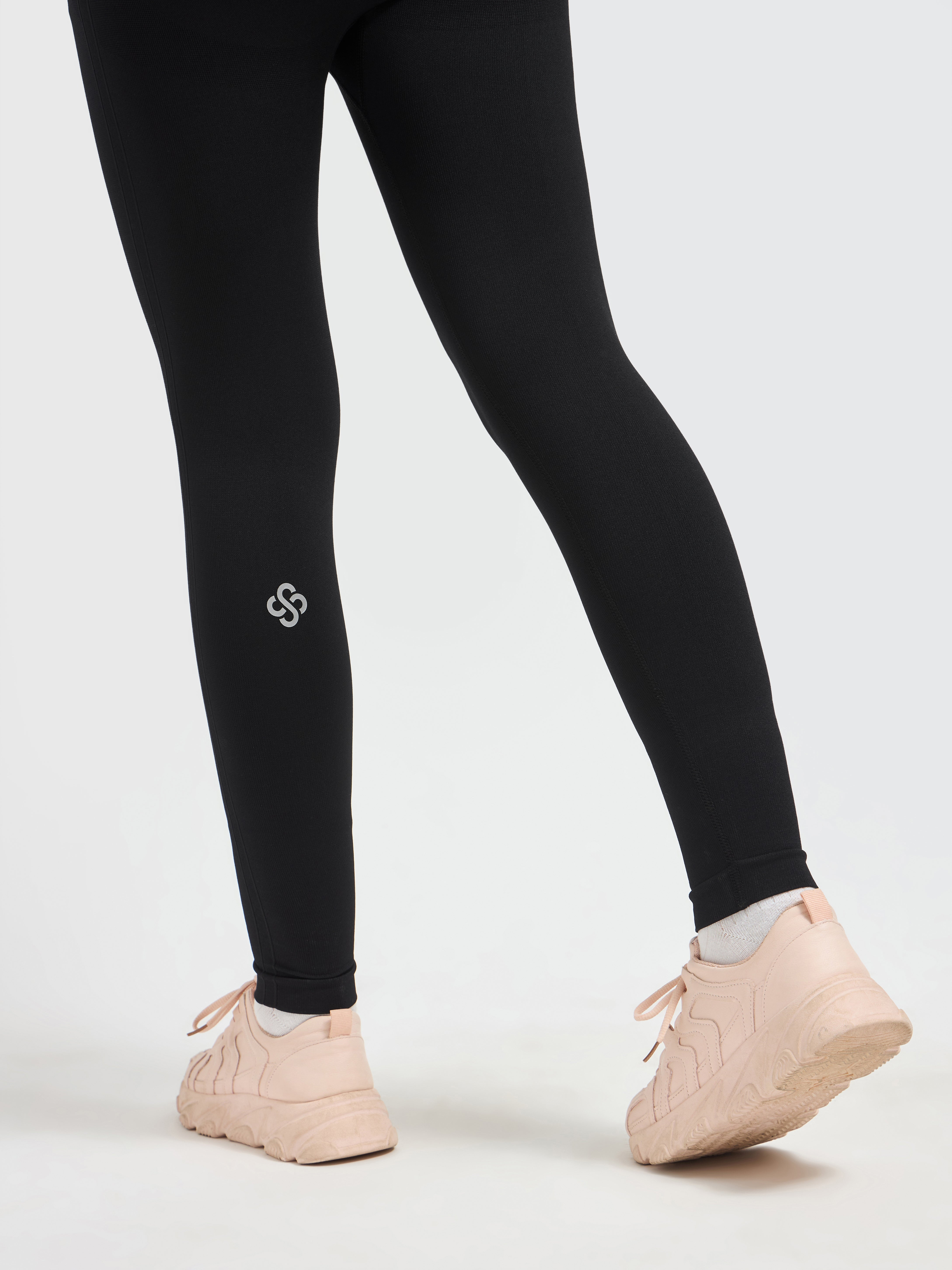 Seamless Over-Bump Maternity Leggings – Luxury Activewear for Women