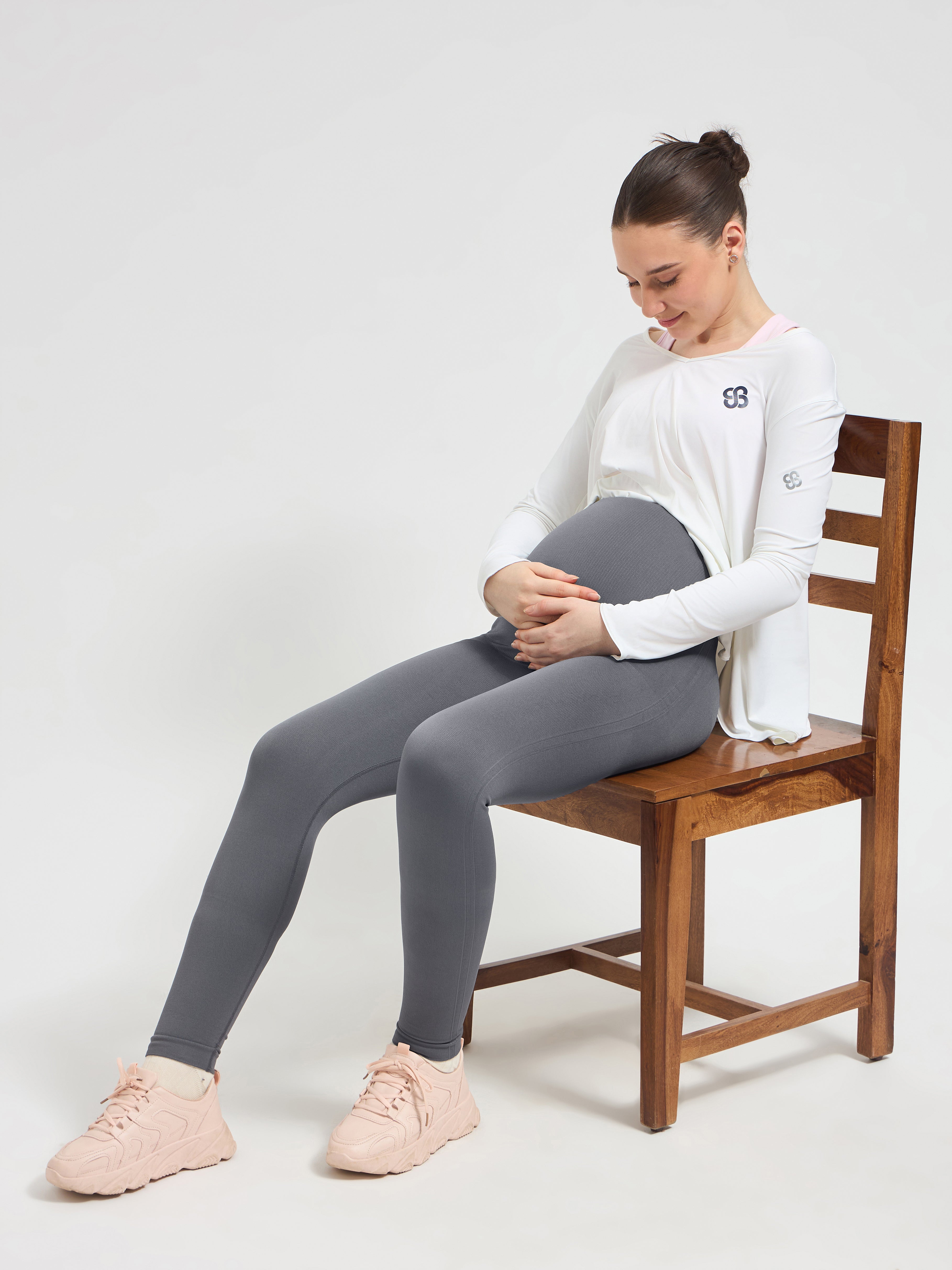 Seamless Over-Bump Maternity Leggings – Luxury Activewear for Women