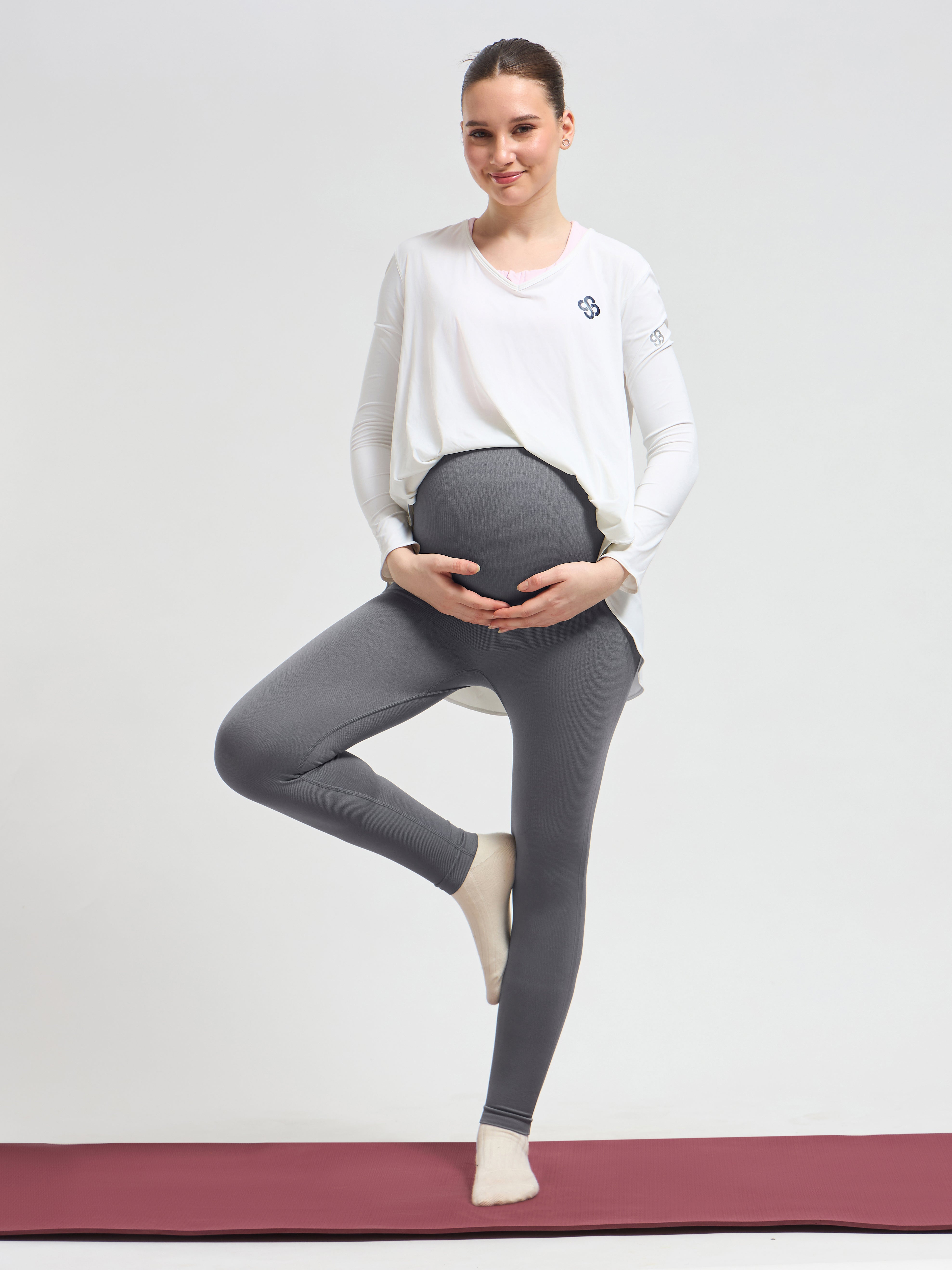 Seamless Over-Bump Maternity Leggings – Luxury Activewear for Women