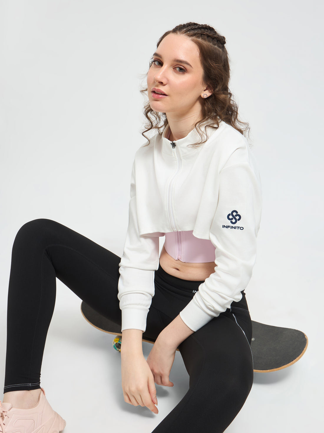 Women’s Cropped Zip-Up Jacket – Soft Stretch Activewear for Gym & Athleisure