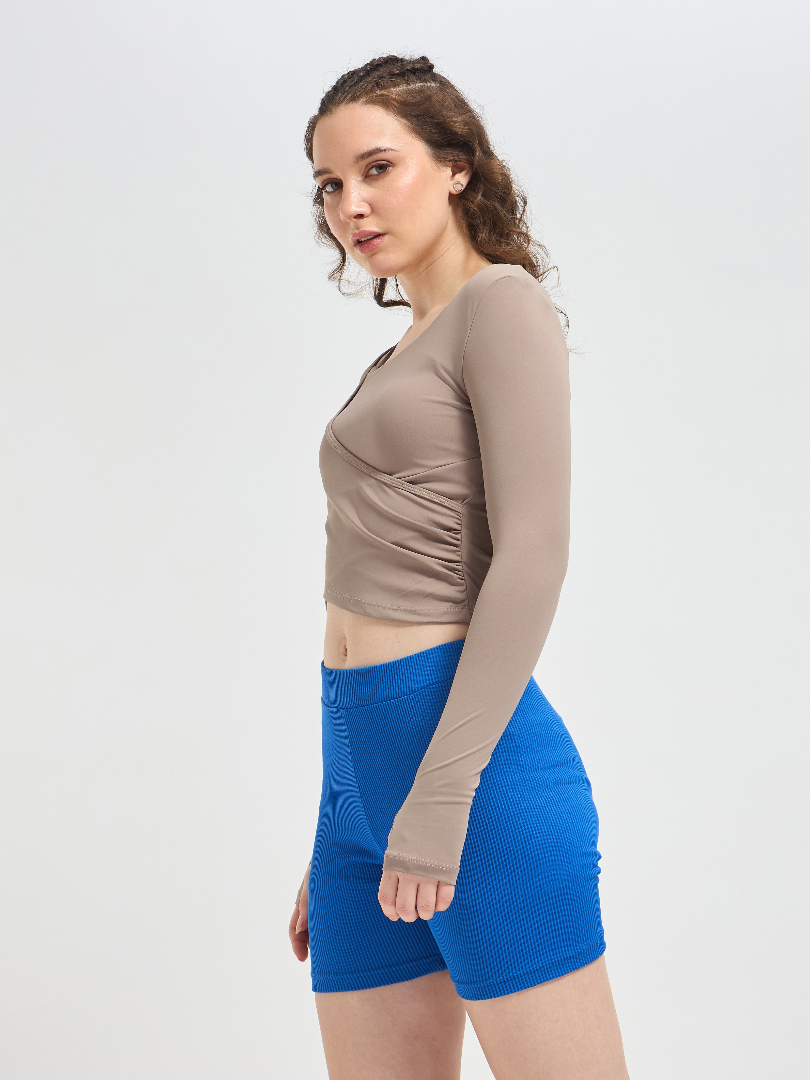 GlideWrap Crop Top – Luxury Gym Wear for Women | Infinito Luxury Activewear