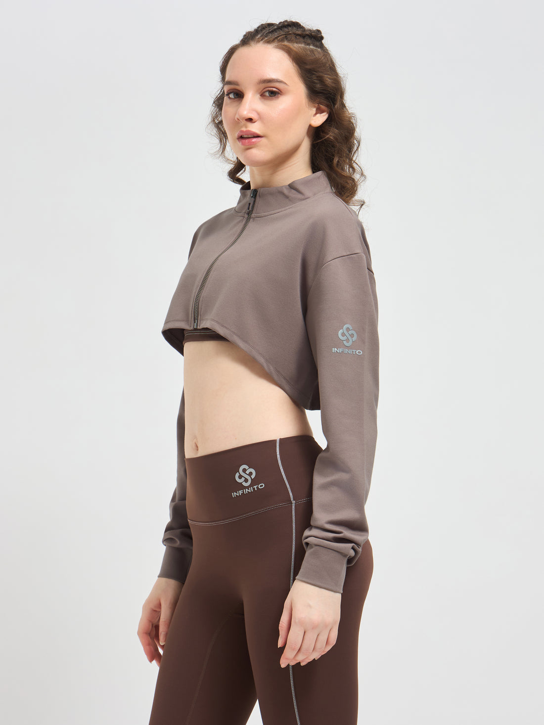 Women’s Cropped Zip-Up Jacket – Soft Stretch Activewear for Gym & Athleisure