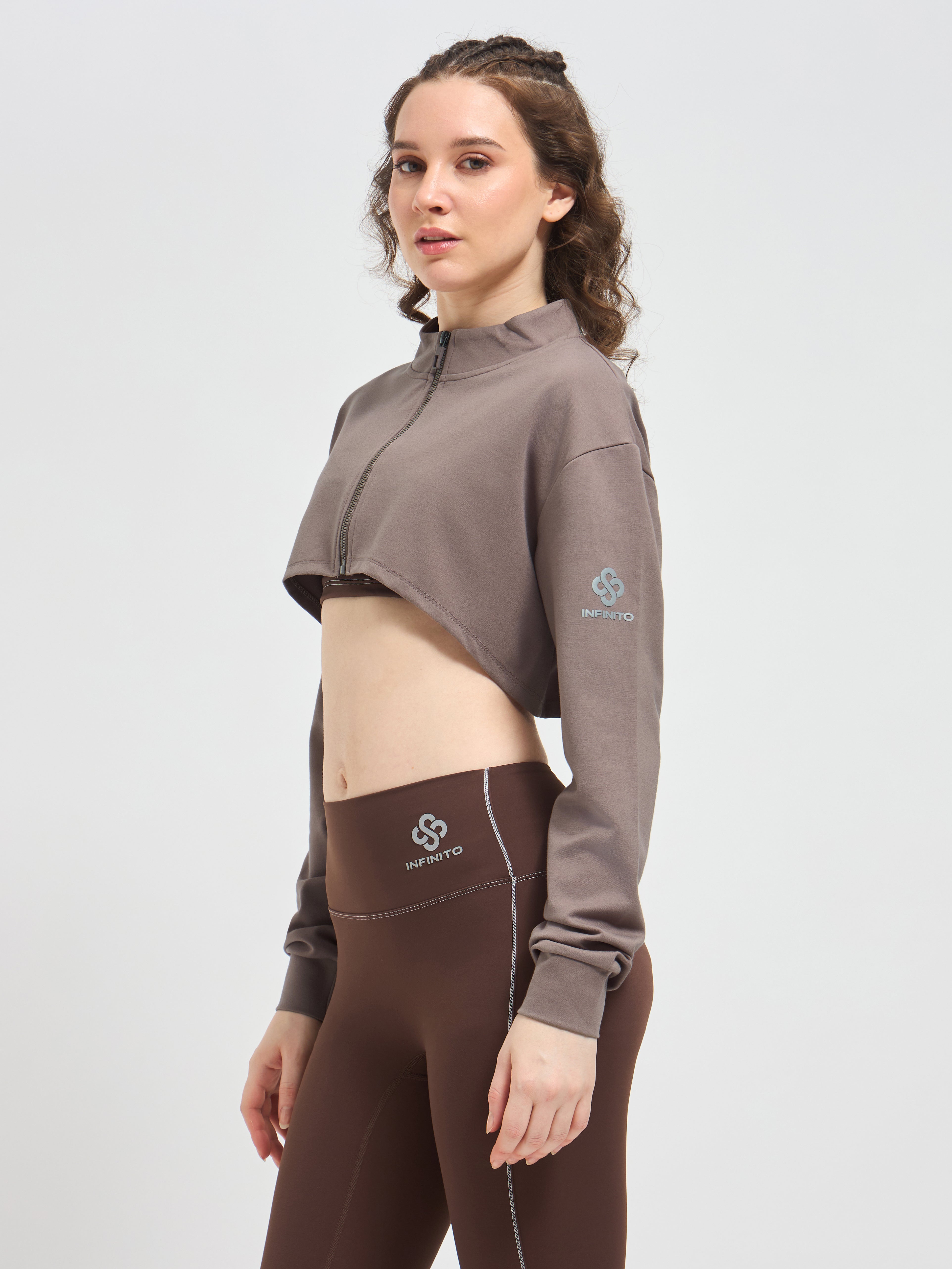 SwiftForm Super Cropped Jacket – High-End Activewear for Women