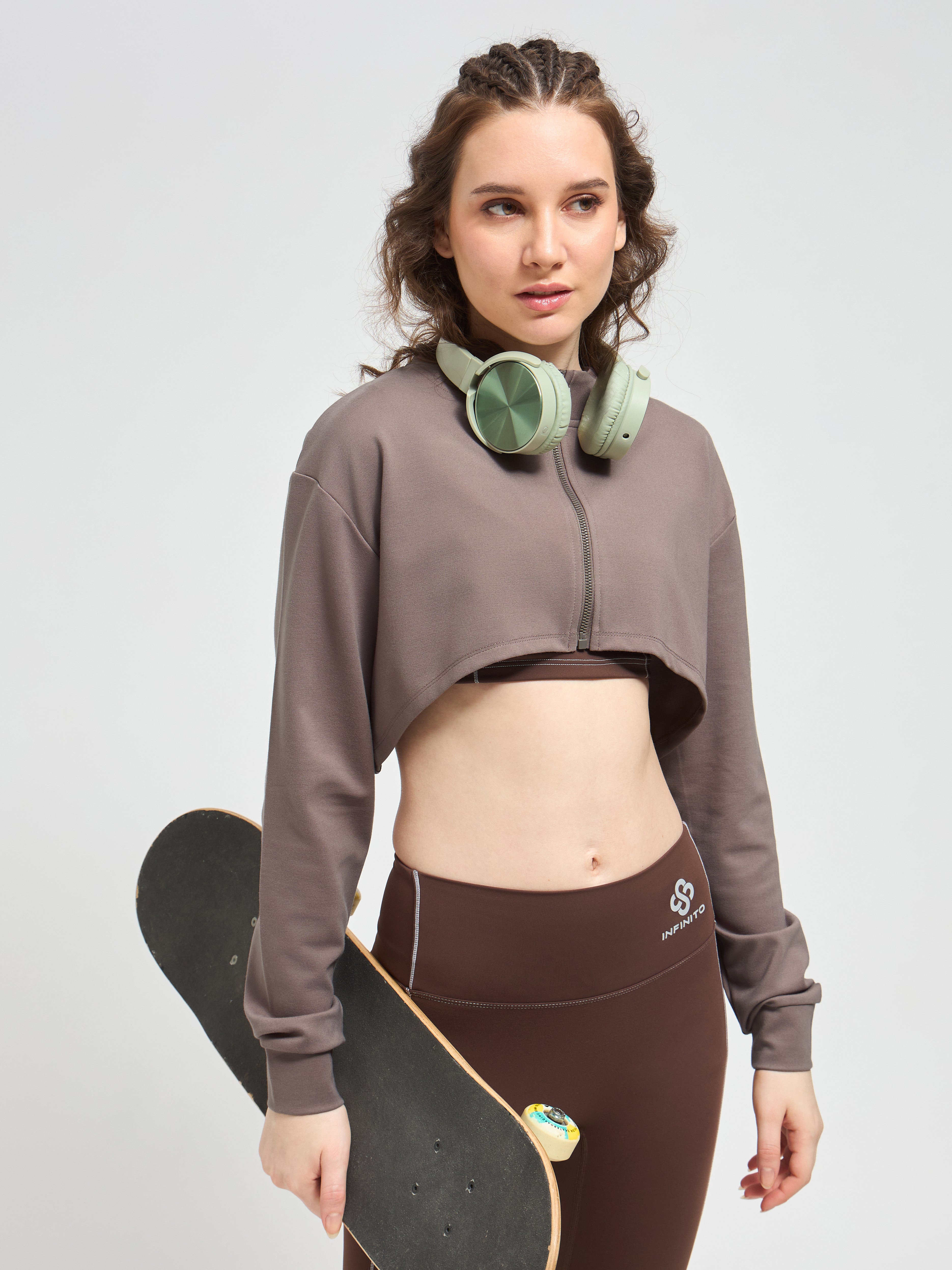 SwiftForm Super Cropped Jacket – High-End Activewear for Women