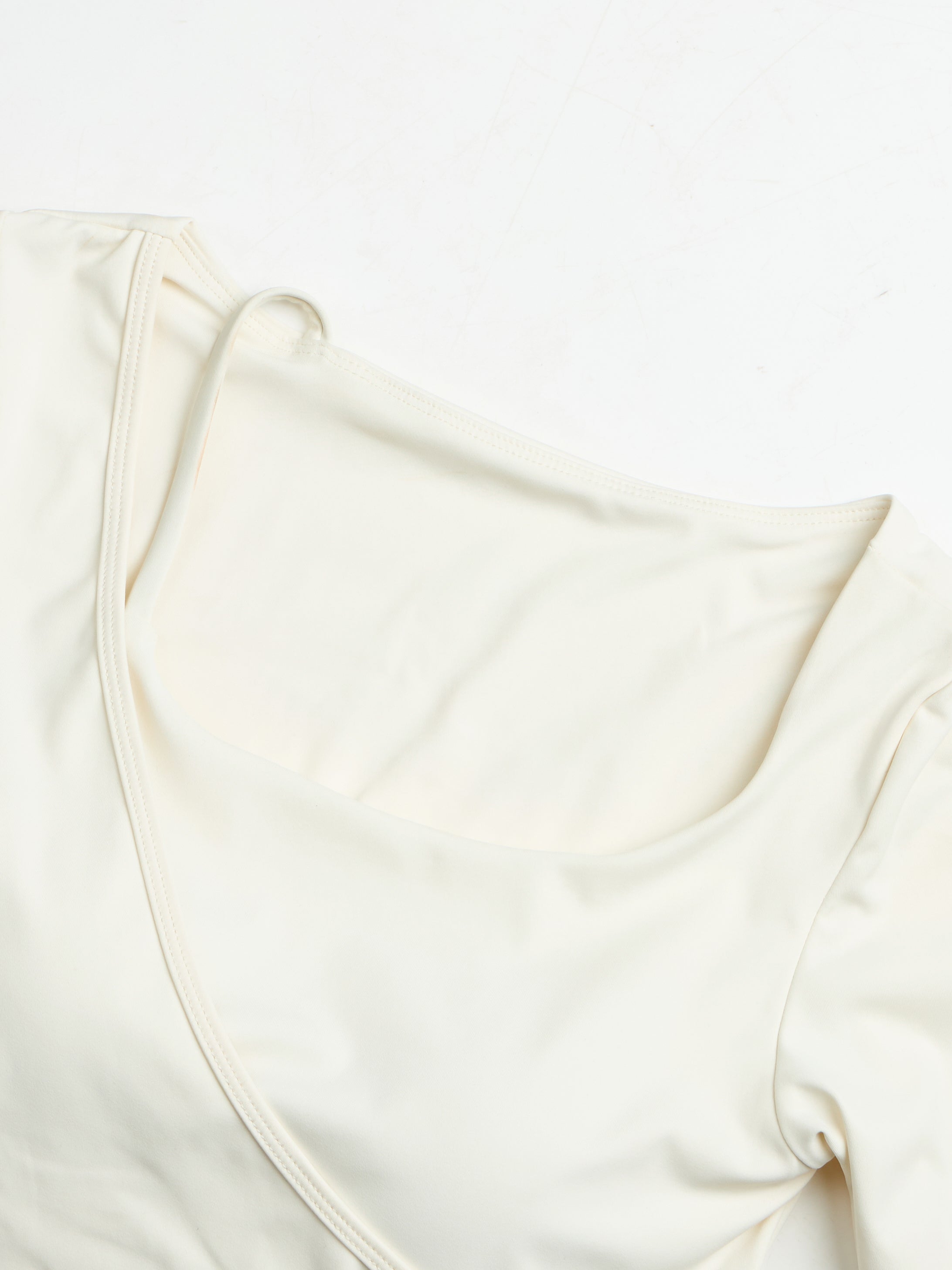 GlideWrap Crop Top – Luxury Gym Wear for Women | Infinito Luxury Activewear