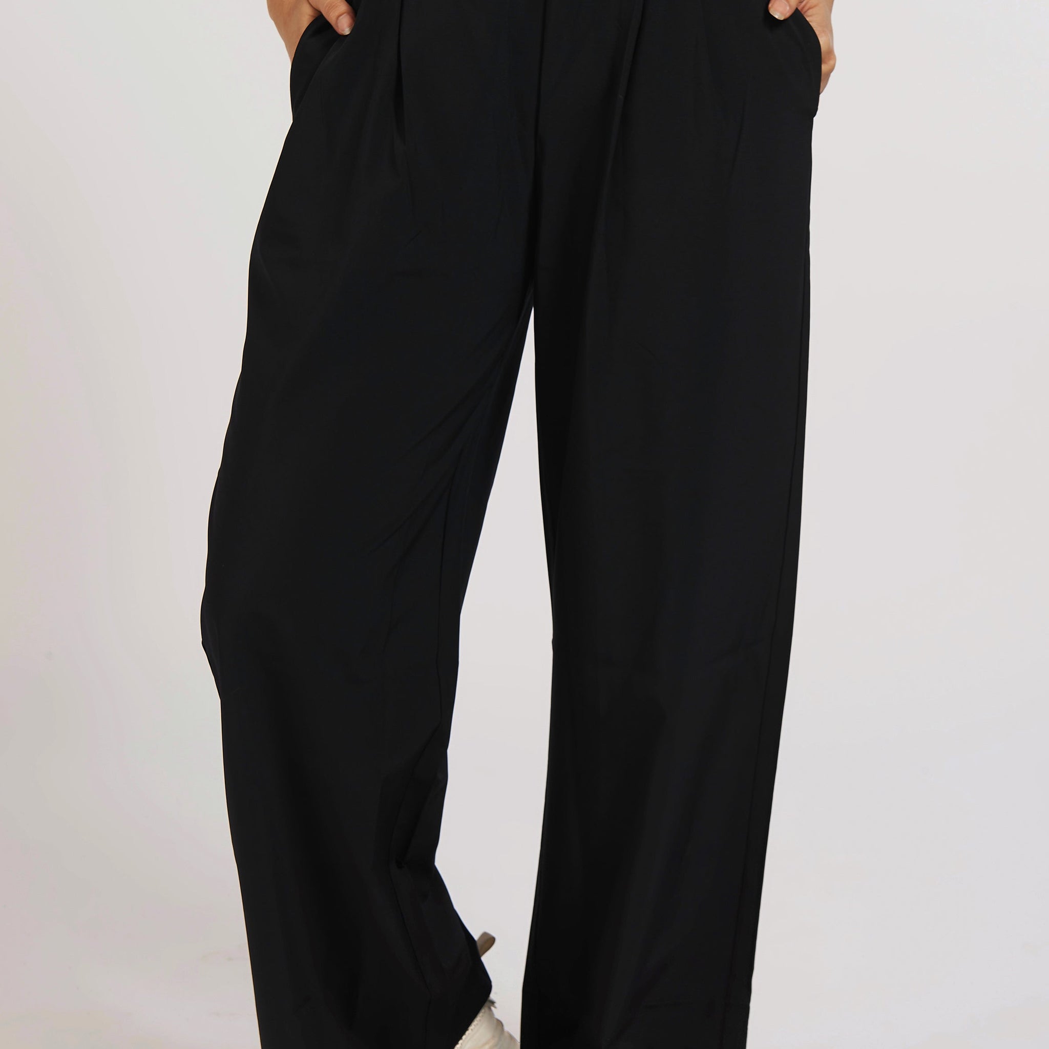 AeroLeg Straight-Leg Training Pants