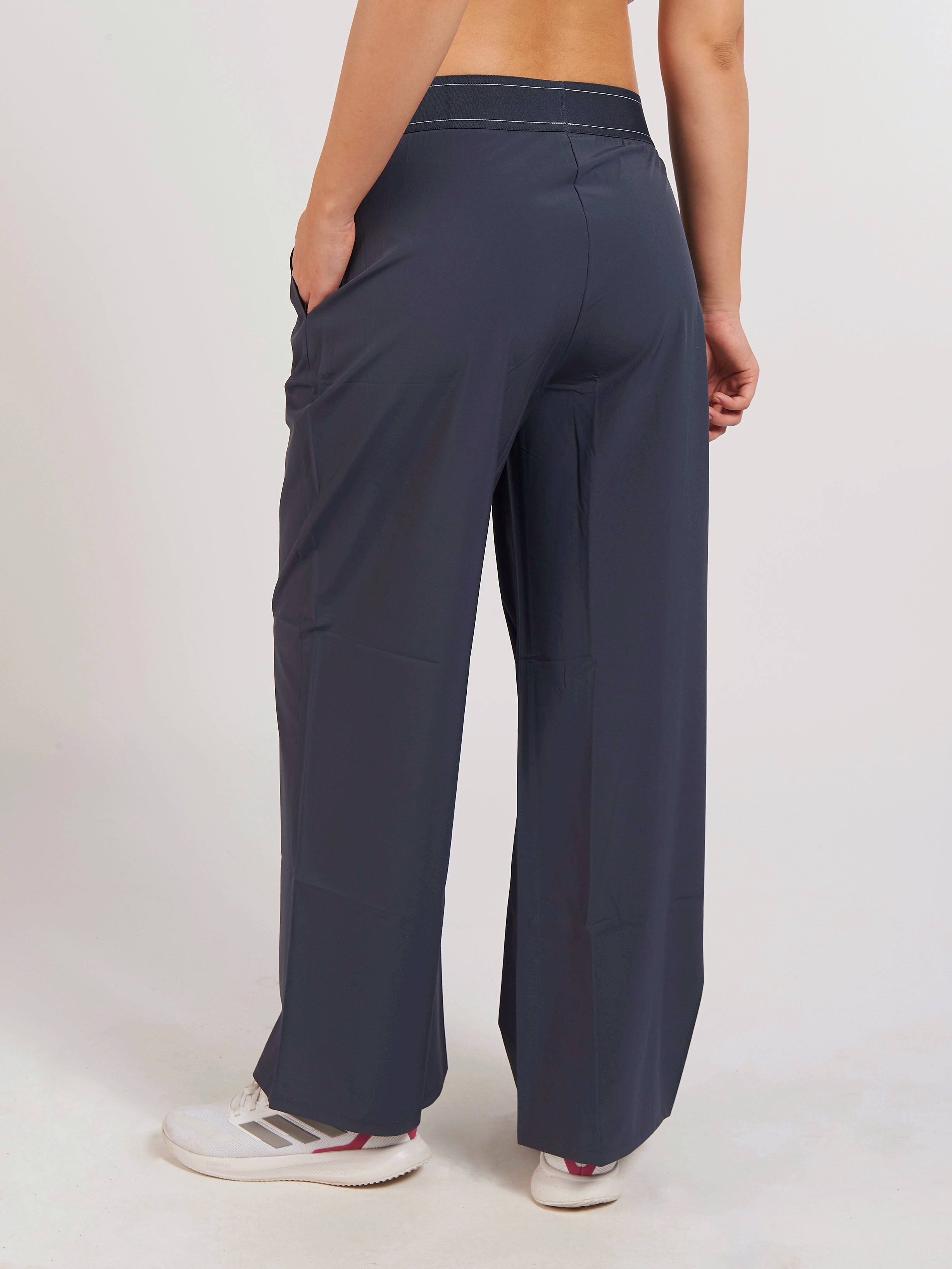 AeroLeg Straight-Leg Training Pants